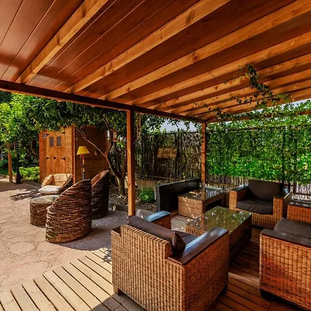 Bed & Breakfast La De La Gula 3*