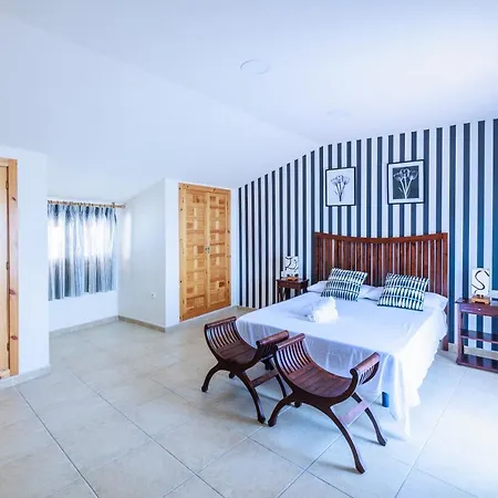 Bed & Breakfast La De La Gula